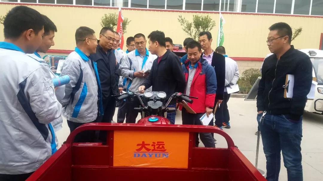 公司邀請陜西區(qū)域重點(diǎn)商家來司參加產(chǎn)品改進(jìn)評(píng)審會(huì)